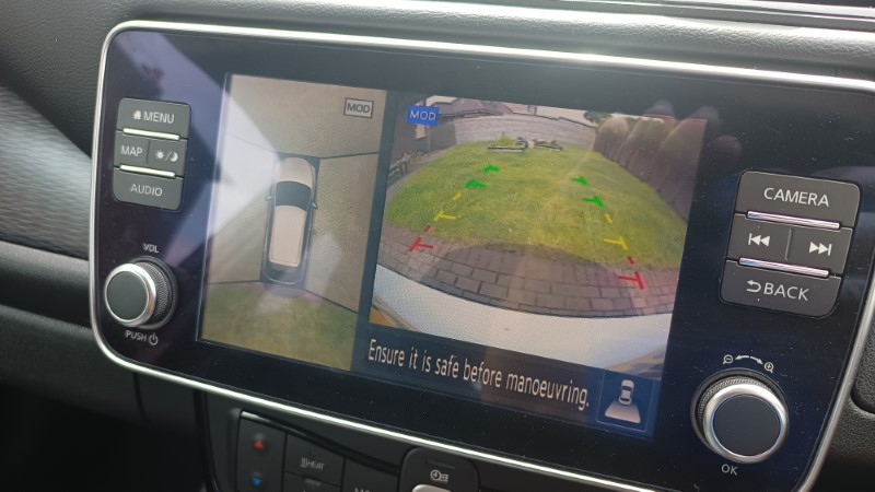 Nissan Leaf White For Sale (17)